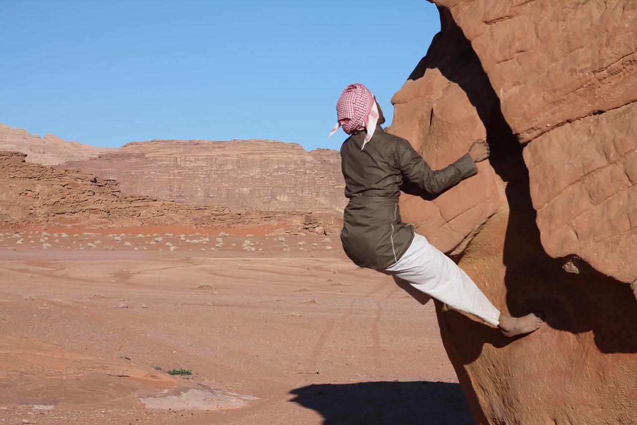 Hotel Arabian Nights Wadi Rum Esterno foto