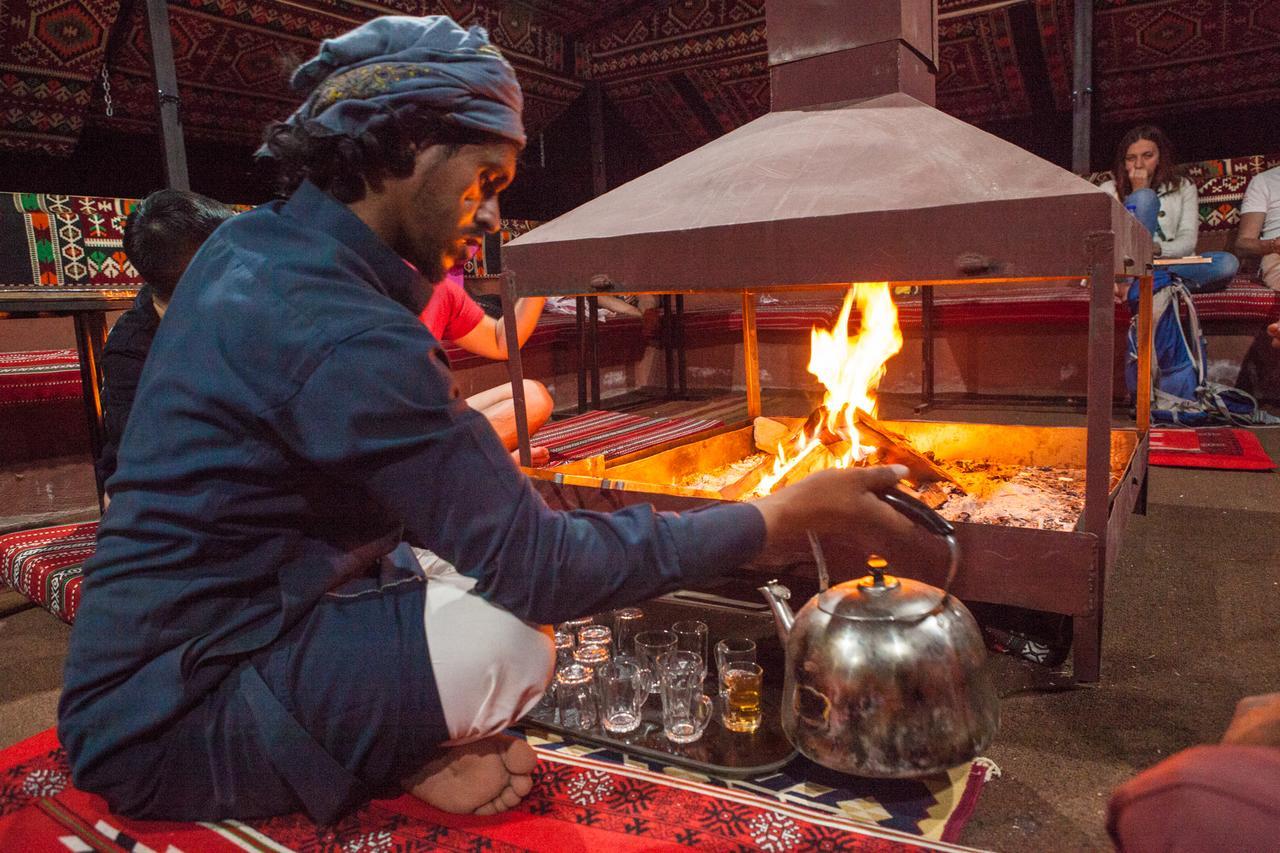 Hotel Arabian Nights Wadi Rum Esterno foto