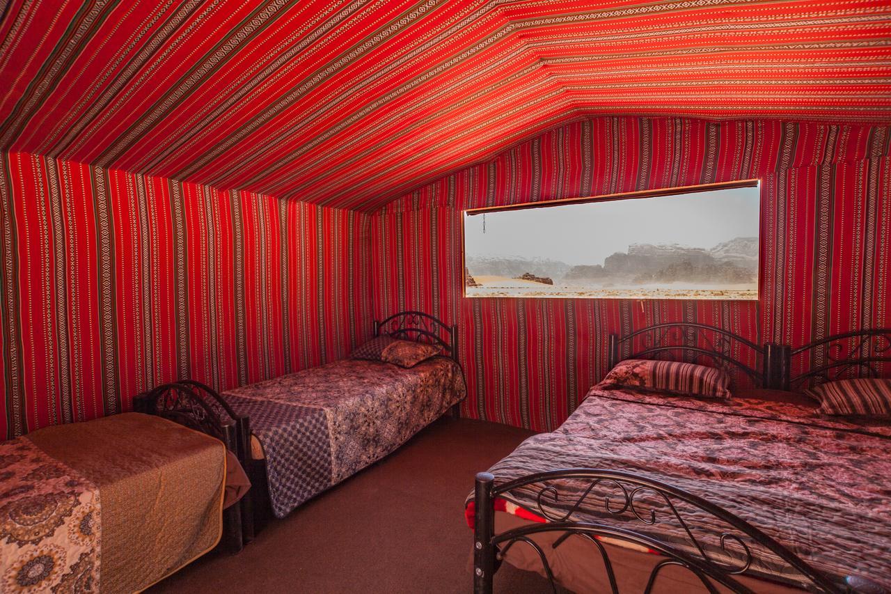 Hotel Arabian Nights Wadi Rum Esterno foto