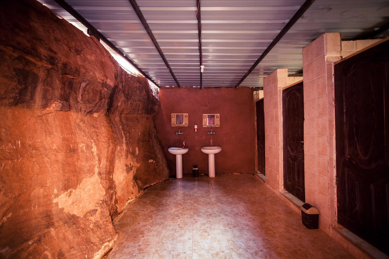 Hotel Arabian Nights Wadi Rum Esterno foto