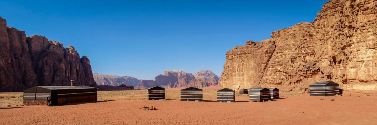 Hotel Arabian Nights Wadi Rum Esterno foto