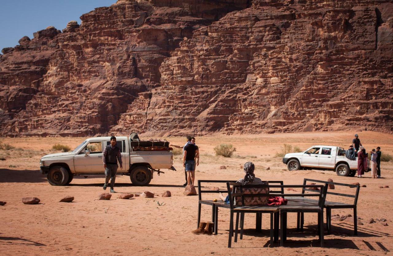 Hotel Arabian Nights Wadi Rum Esterno foto