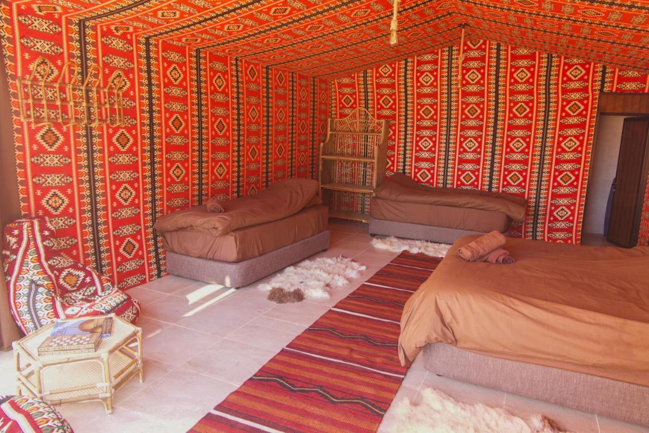 Hotel Arabian Nights Wadi Rum Esterno foto